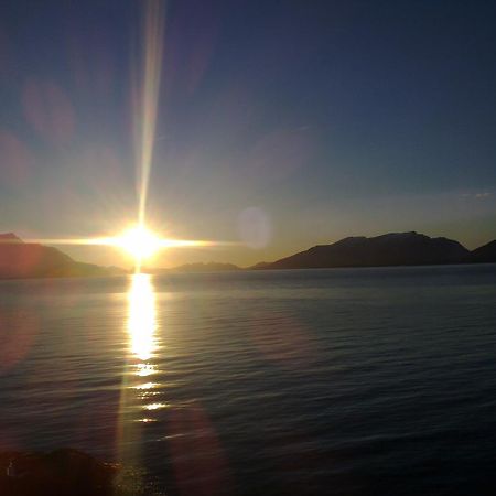 Lyngen Apartments Lyngseidet ภายนอก รูปภาพ