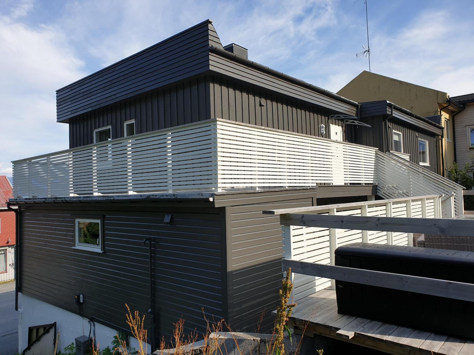 Lyngen Apartments Lyngseidet ภายนอก รูปภาพ