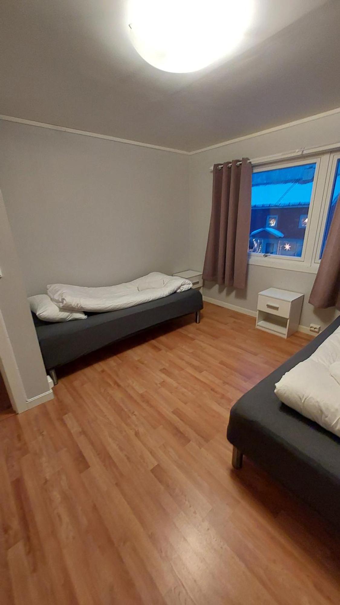 Lyngen Apartments Lyngseidet ภายนอก รูปภาพ