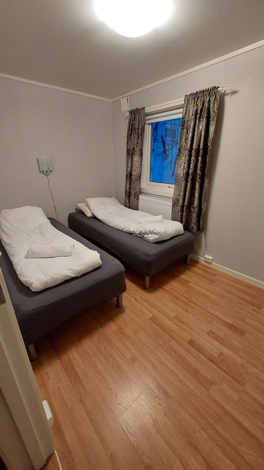 Lyngen Apartments Lyngseidet ภายนอก รูปภาพ