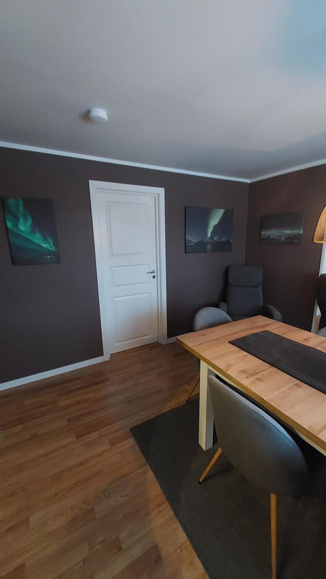 Lyngen Apartments Lyngseidet ภายนอก รูปภาพ