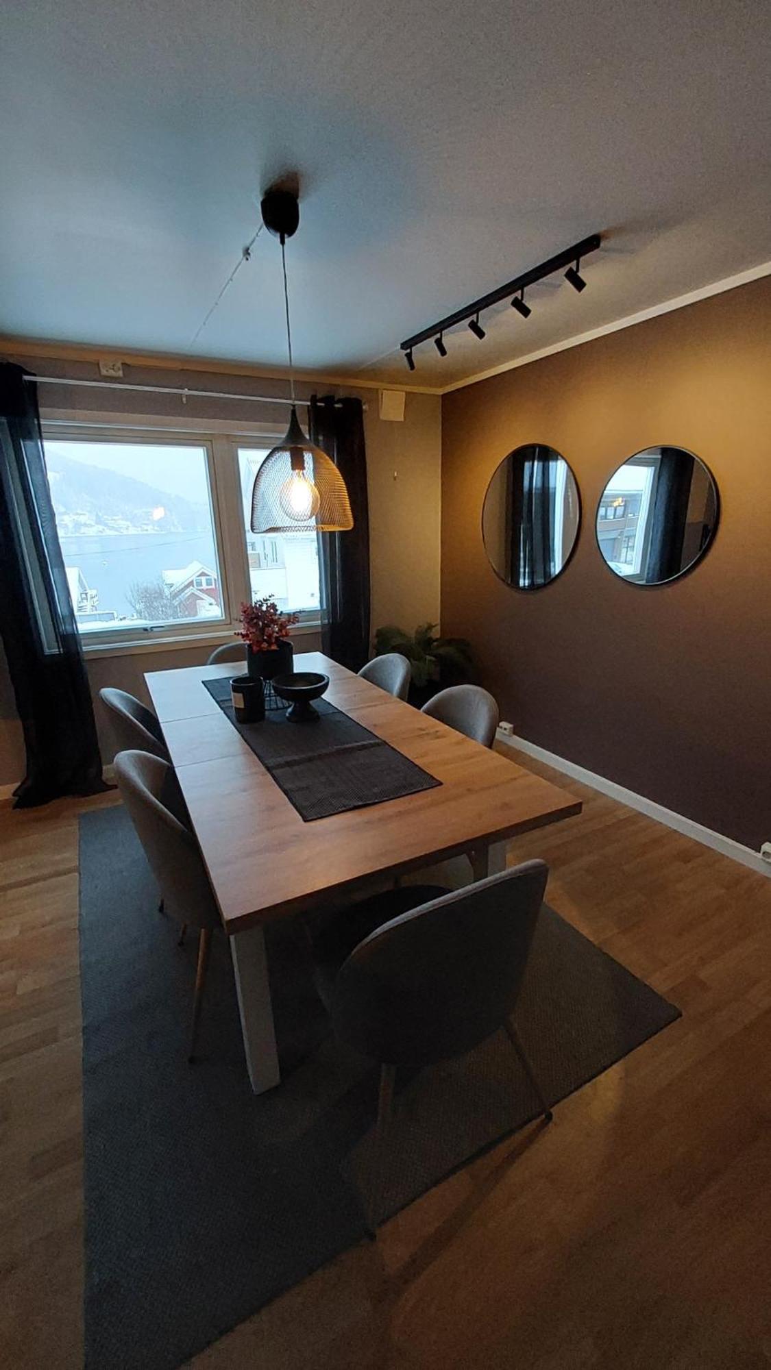 Lyngen Apartments Lyngseidet ภายนอก รูปภาพ