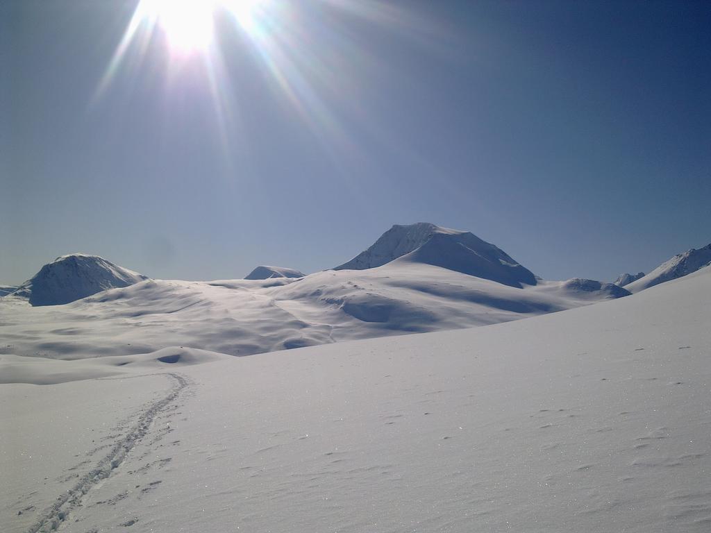 Lyngen Apartments Lyngseidet ภายนอก รูปภาพ